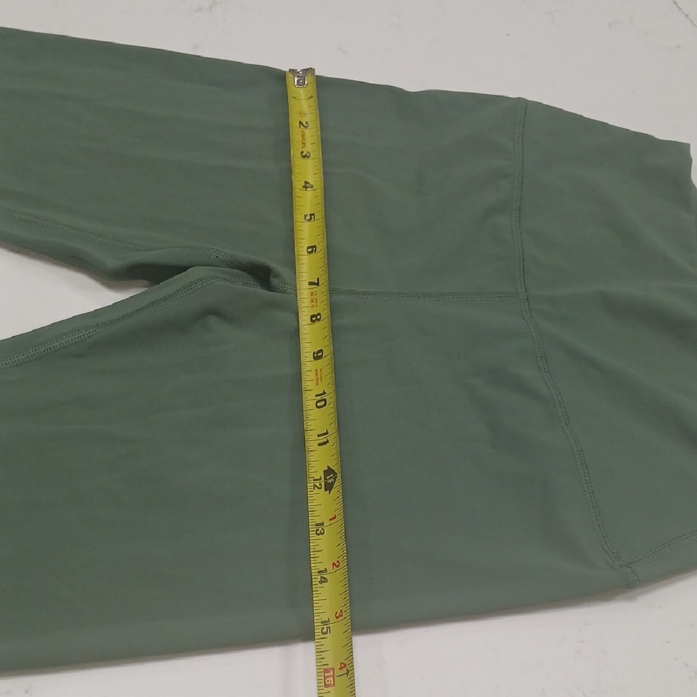 Green Activewear Set Gentle Used Sz Small - Picture 8 of 12